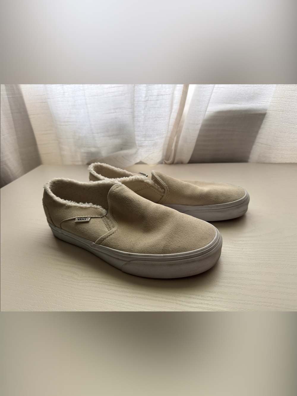 Vans Slip-On Suede Sneakers in Light Beige with Sherpa Lining